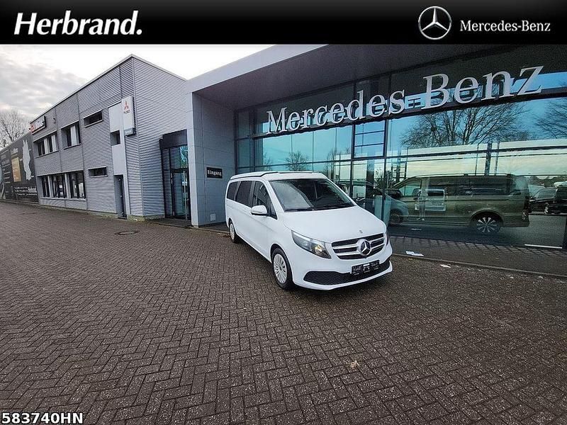 Weiß Gebraucht 2023 Mercedes V250 Van / Kleinbus | 62.990 € (Fairer Preis) - Bild 1/4
