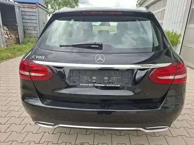 Gebraucht Mercedes C180 Avantgarde 156 PS (114 kW) 2015 Obsidianschwarz  metalliclack Kombi