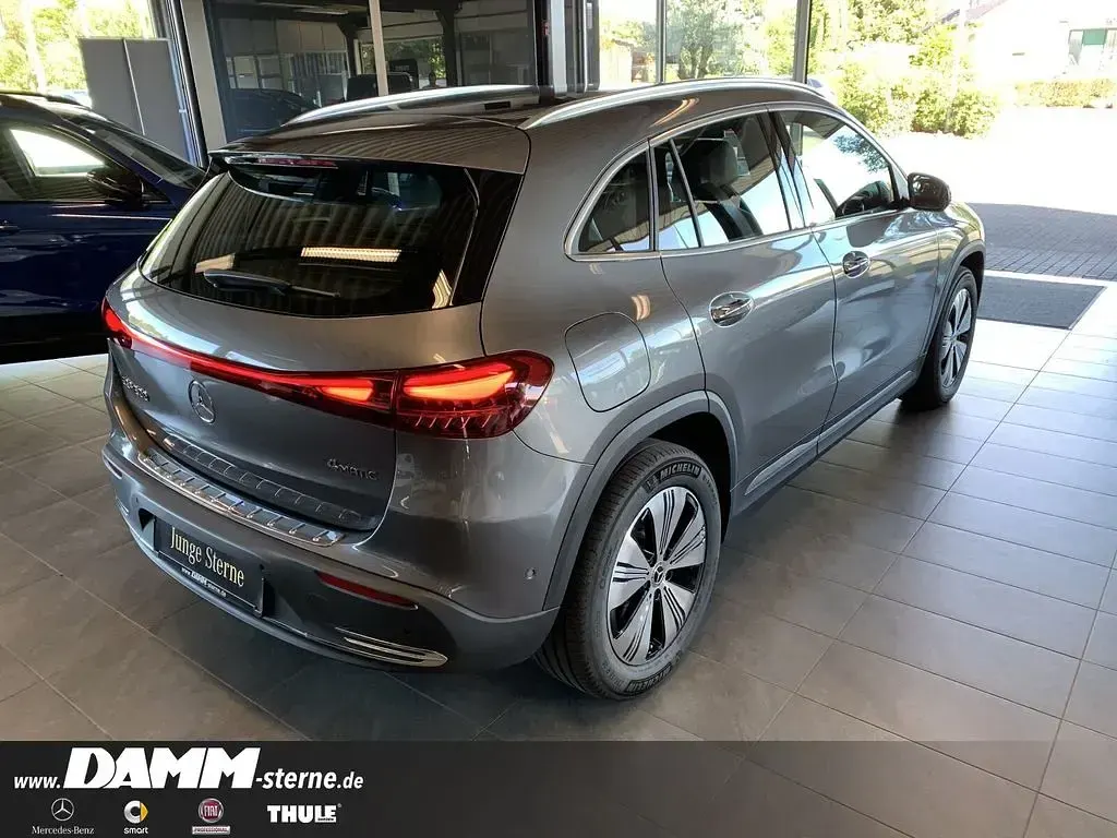 Gebraucht Mercedes EQA300 167 kW (228 PS) 2025 Mountaingrau SUV