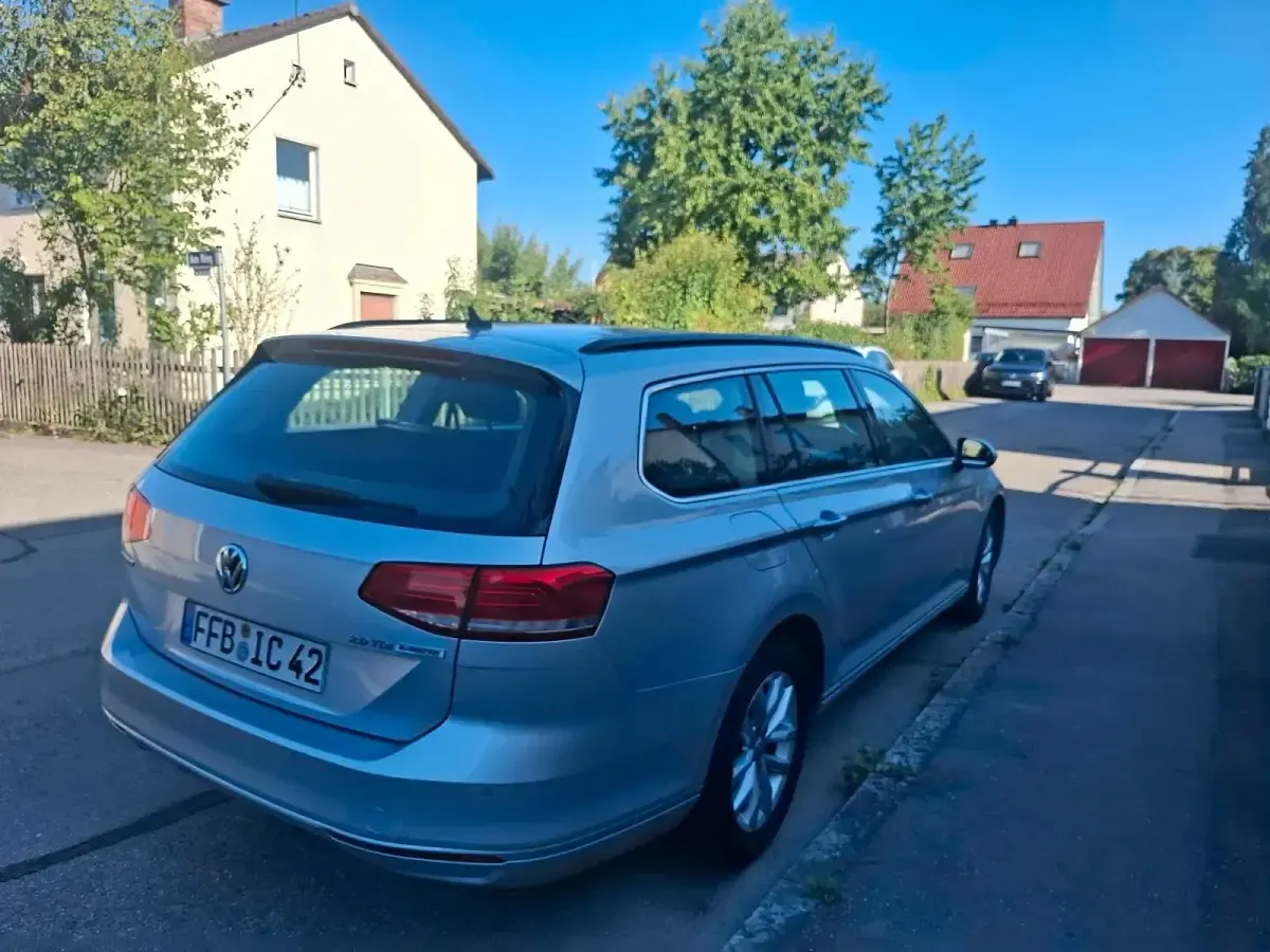 Gebraucht VW Passat 140 PS (102 kW) 2017 Silber Kombi