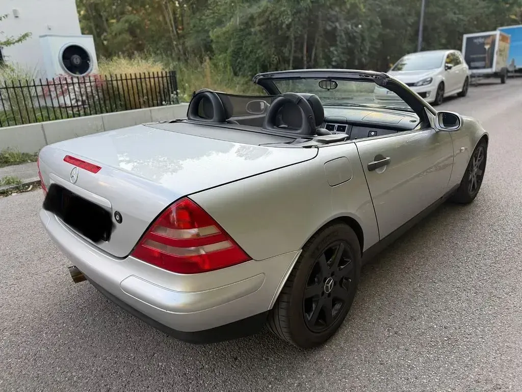 Gebraucht Mercedes SLK230 193 PS (141 kW) 1999 Silber Cabrio