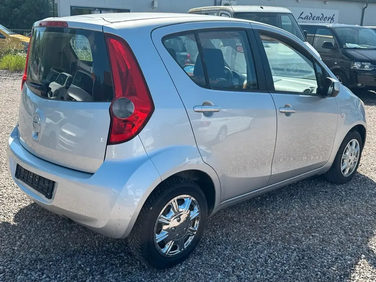 Gebraucht Opel Agila 65 PS (47 kW) 2008 Silber Kleinwagen