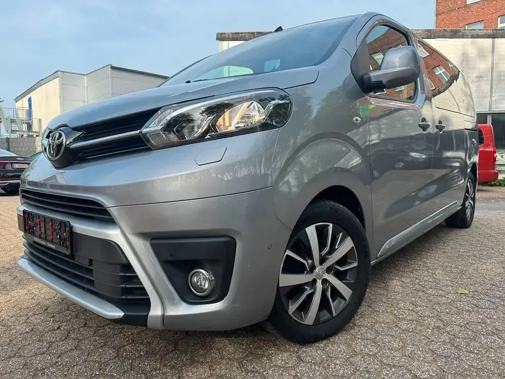 Usata Toyota Proace Verso Team 177 CV (130 kW) 2020 Grigio Station wagon
