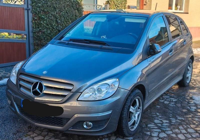 Grau Gebraucht 2010 Mercedes B180 Van / Kleinbus | 3.500 € (Superpreis) - Bild 1/4