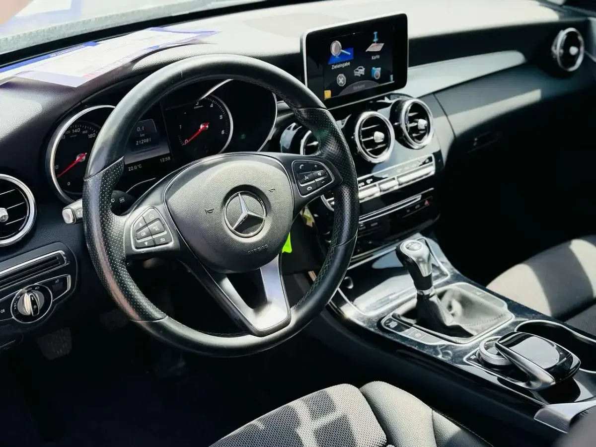Gebraucht Mercedes C200 136 PS (100 kW) 2014 Obsidianschwarz  metalliclack Kombi