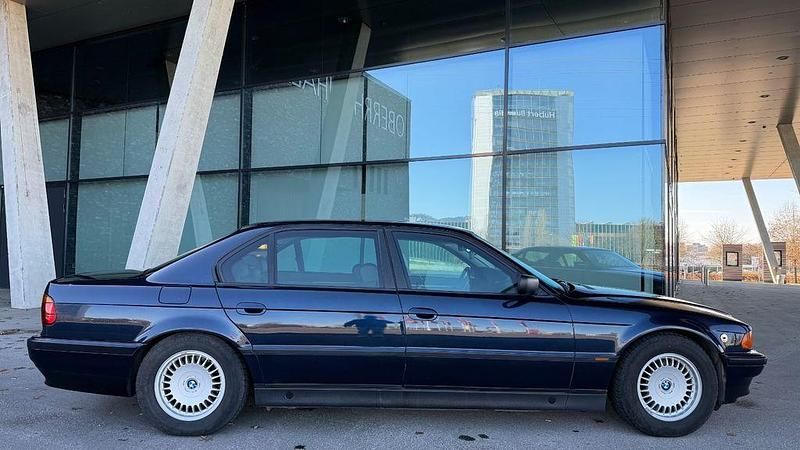 Gebraucht BMW 750L 326 PS (239 kW) 1996 Blau Limousine
