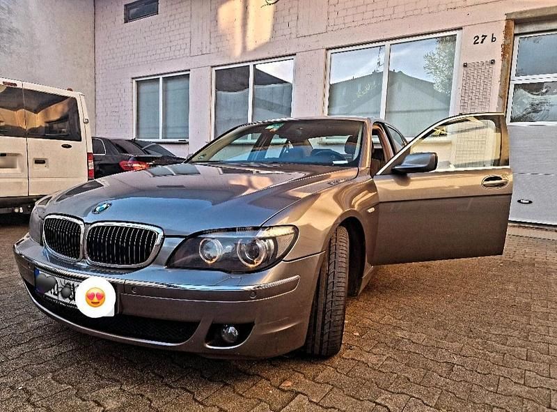 Gebraucht BMW 730 245 PS (180 kW) 2007 Silber Limousine