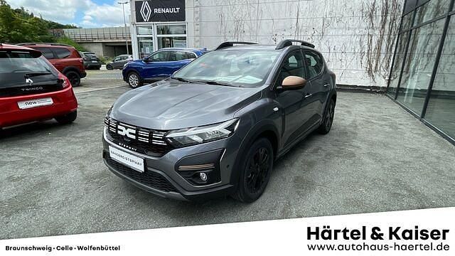 Dolomitgrau metallic Gebraucht 2024 Dacia Sandero Extreme Kleinwagen | 18.890 € (Fairer Preis) - Bild 1/2