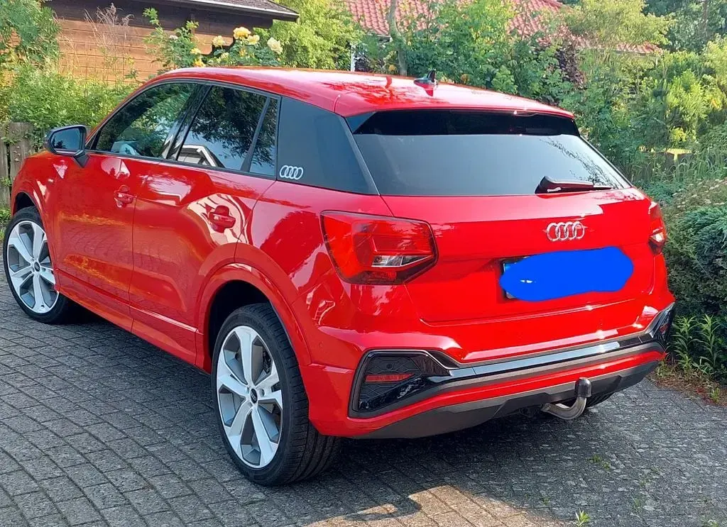 Gebraucht Audi Q2 S-Line 150 PS (110 kW) 2023 Rot SUV