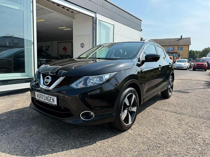 Schwarz Gebraucht 2015 Nissan Qashqai 360º SUV | 10.390 € (Fairer Preis) - Bild 1/4