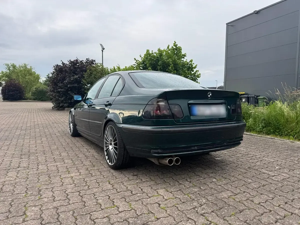 Gebraucht BMW 323 170 PS (125 kW) 2000 Grün Limousine