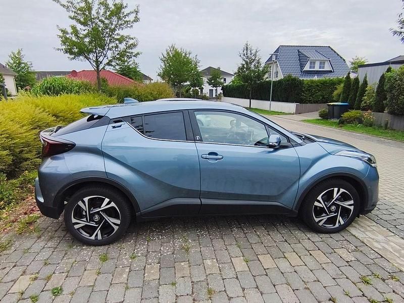 Grau Gebraucht 2022 Toyota C-HR Team SUV | 21.500 € (Guter Preis) - Bild 1/4