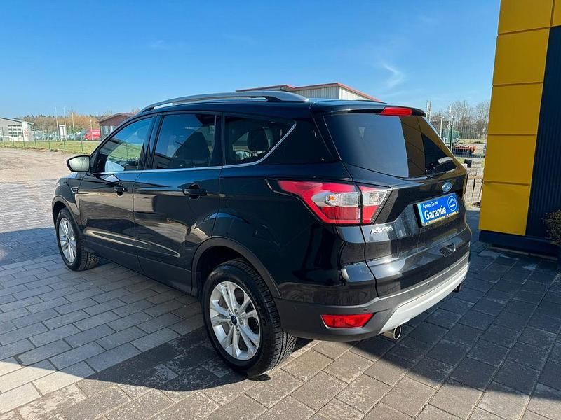 Gebraucht Ford Kuga Titanium 150 PS (110 kW) 2018 Schwarz SUV