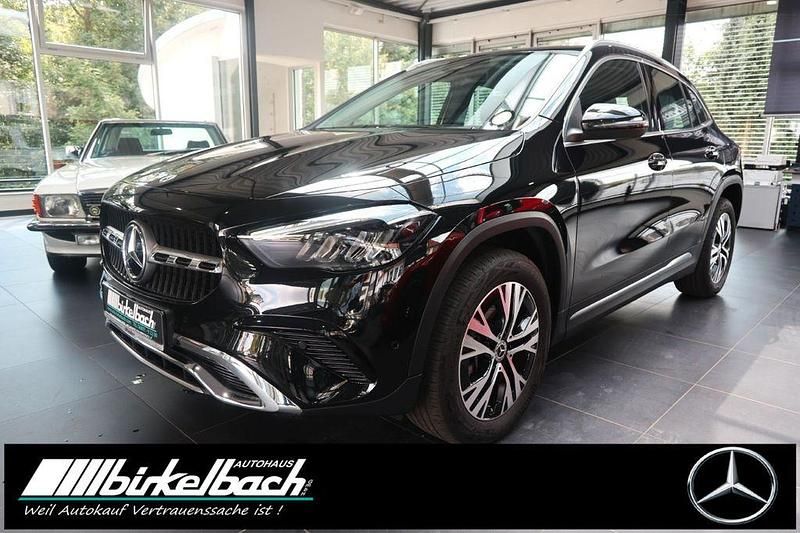 Schwarz Gebraucht 2023 Mercedes GLA200 Advanced SUV | 37.800 € (Fairer Preis) - Bild 1/4