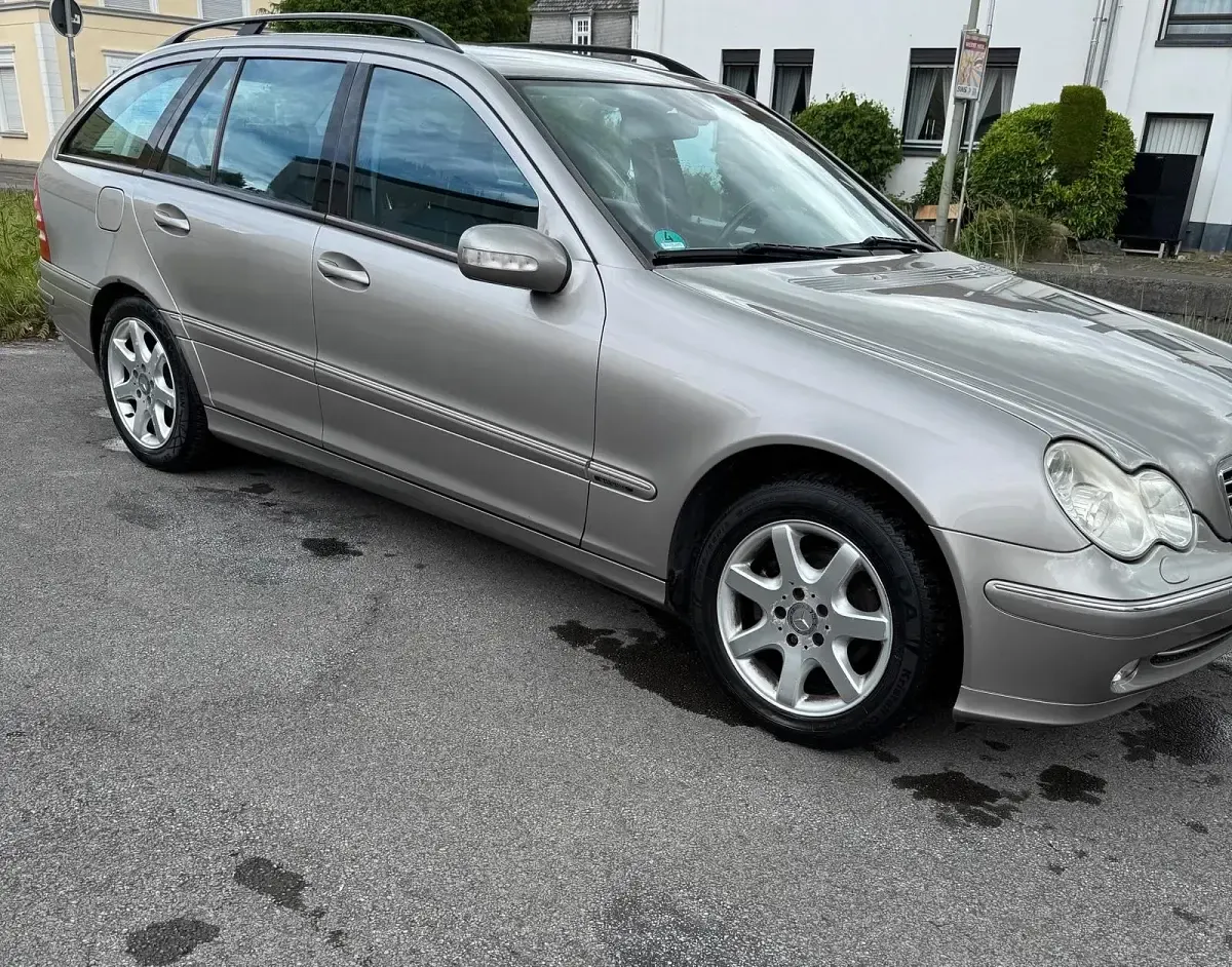 Gebraucht Mercedes C200 Avantgarde 163 PS (119 kW) 2003 Grau Kombi