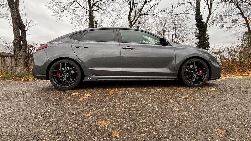Silber Gebraucht 2019 Hyundai i30 N Performance Limousine | 22.900 € (Fairer Preis) - Bild 1/4