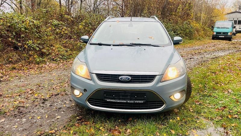Grau Gebraucht 2008 Ford Focus Titanium Kombi | 1.999 € (Fairer Preis) - Bild 1/4