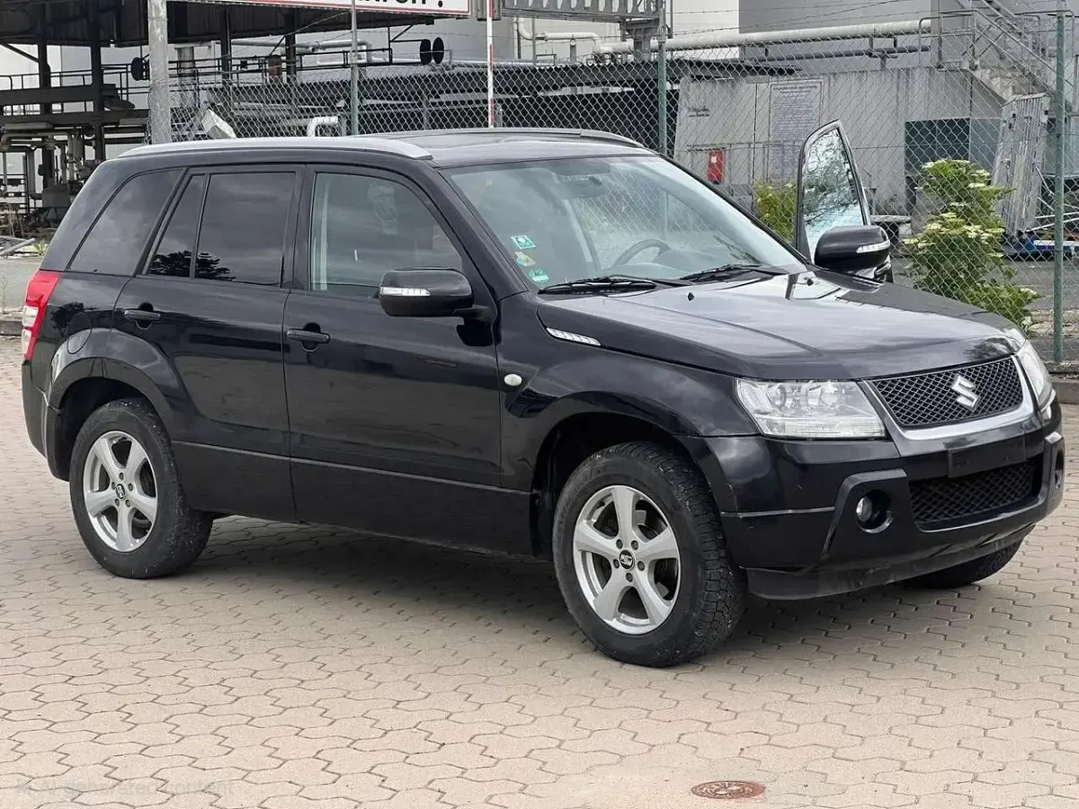 Gebraucht Suzuki Grand Vitara Club 169 PS (124 kW) 2009 Schwarz SUV