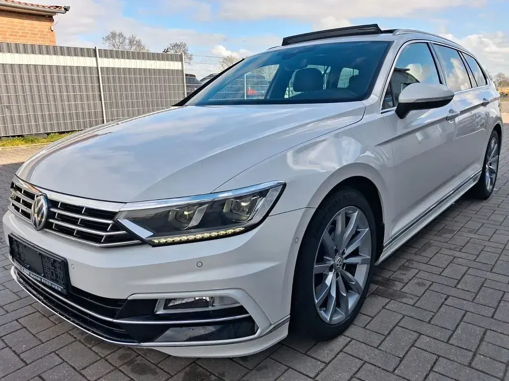 Usata VW Passat R 150 CV (110 kW) 2018 Bianco Station wagon