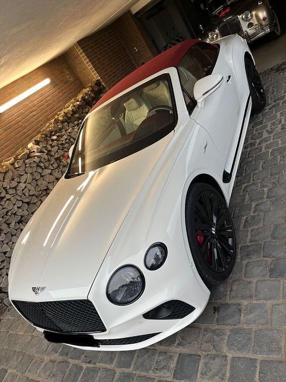 Gebraucht Bentley Continental GT Convertible Mulliner 659 PS (484 kW) 2022 Weiß Cabrio
