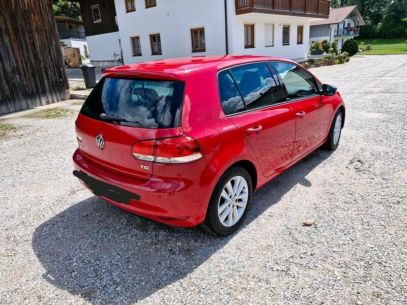 Rot Gebraucht 2011 VW Golf VI Style Limousine | 3.300 € (Superpreis) - Bild 1/4