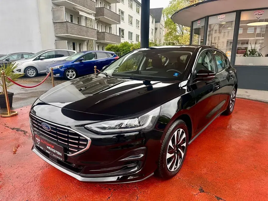 Gebraucht Ford Focus Titanium 155 PS (114 kW) 2024 Schwarz Limousine