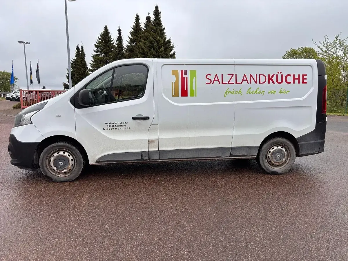 Gebraucht Renault Trafic Komfort 145 PS (106 kW) 2019 Weiß Van / Kleinbus