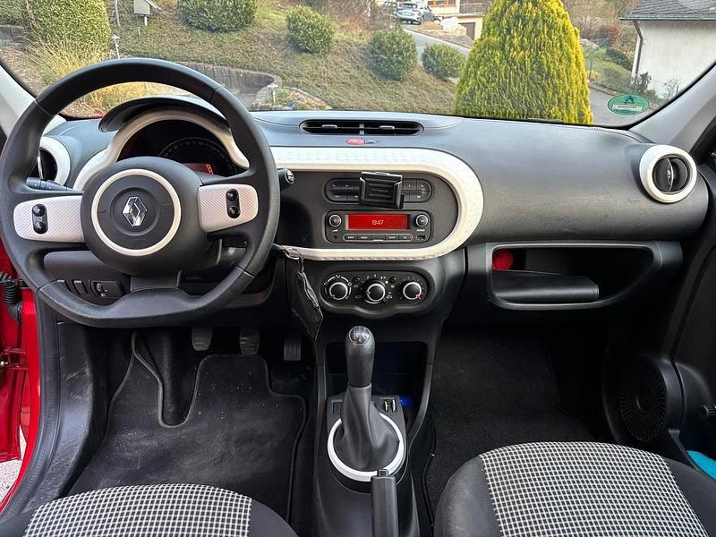 Gebraucht Renault Twingo Life 70 PS (51 kW) 2017 Rot Kleinwagen
