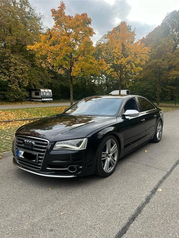 Schwarz Gebraucht 2012 Audi S8 Limousine | 23.000 € - Bild 1/4