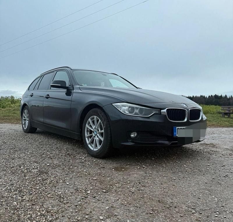 Schwarz Gebraucht 2013 BMW 320 Kombi | 8.000 € (Guter Preis) - Bild 1/4