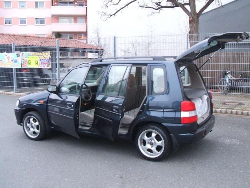 Blau Gebraucht 2001 Mazda 2 Limousine | 2.490 € - Bild 1/4