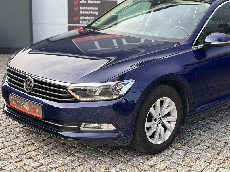 Gebraucht VW Passat 150 PS (110 kW) 2018 Blau Kombi