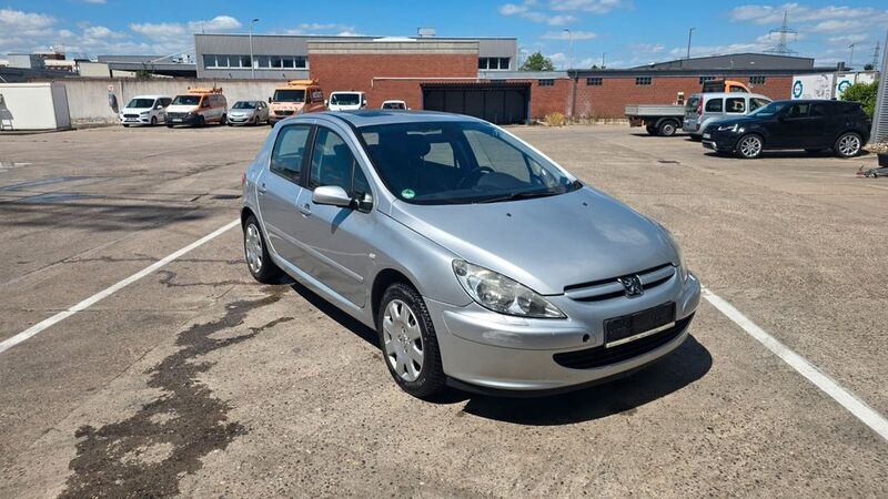Silber Gebraucht 2002 Peugeot 307 Premium Limousine | 1.100 € (Superpreis) - Bild 1/4