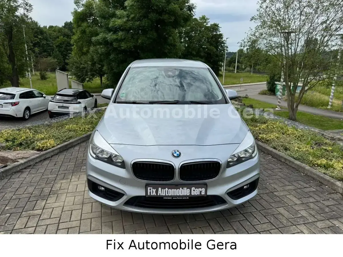 Gebraucht BMW 218 Advantage 150 PS (110 kW) 2015 Glaciersilber Kombi