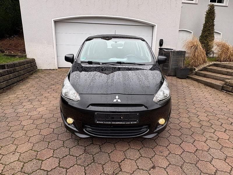 Gebraucht Mitsubishi Space Star Diamant Edition 71 PS (52 kW) 2015 Schwarz Limousine
