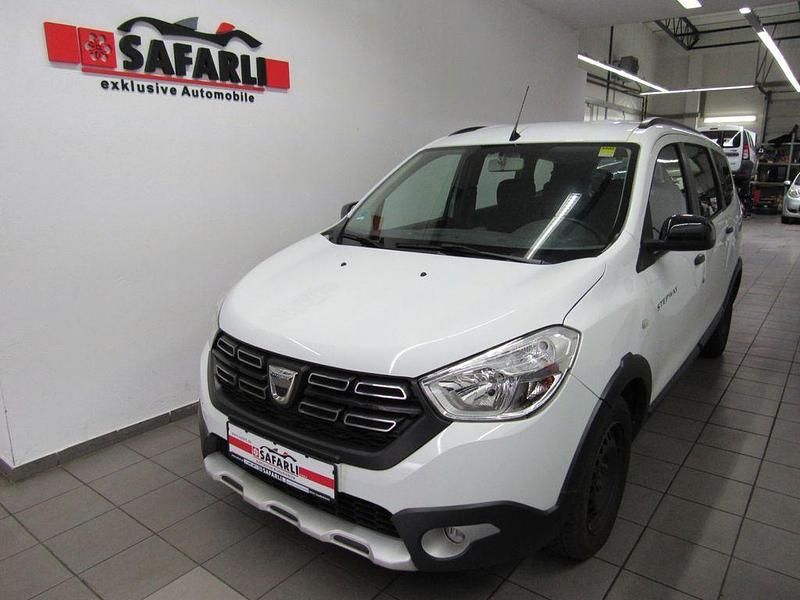 Gebraucht Dacia Lodgy Stepway 102 PS (75 kW) 2020 Weiß Van / Kleinbus