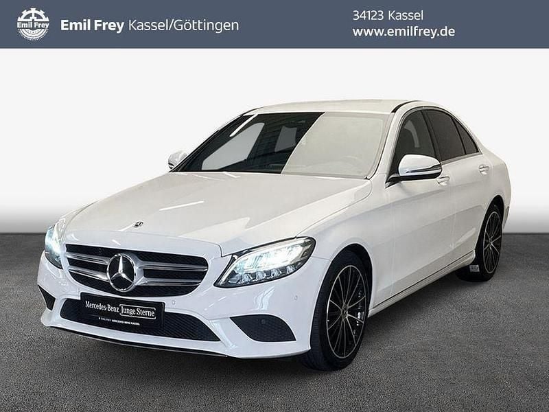Weiß Gebraucht 2021 Mercedes C220 Avantgarde Limousine | 27.100 € (Fairer Preis) - Bild 1/4