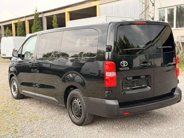 Gebraucht Toyota Proace 144 PS (105 kW) 2023 Schwarz Van / Kleinbus