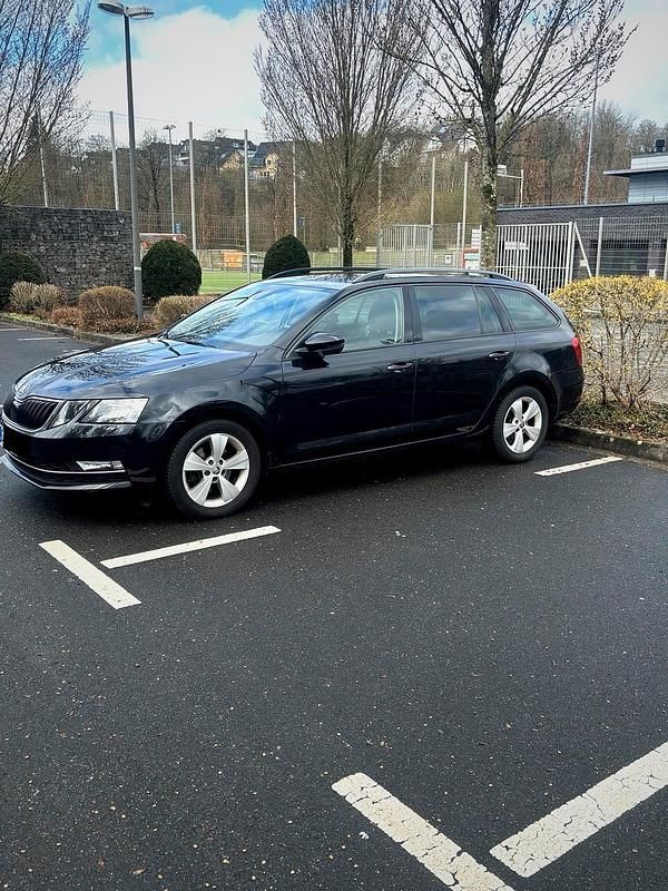 Gebraucht Skoda Octavia 150 PS (110 kW) 2018 Schwarz Kombi