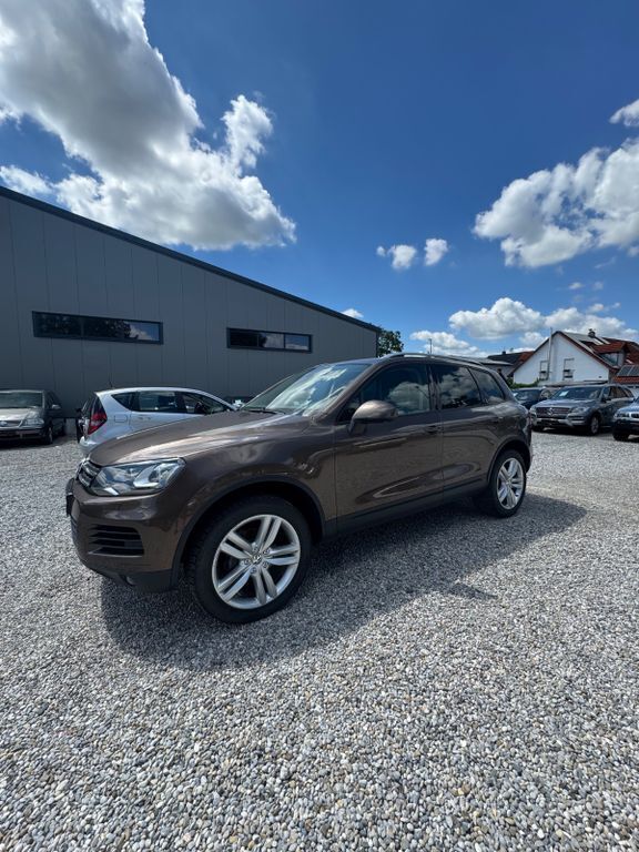 Braun Gebraucht 2011 VW Touareg SUV | 11.000 € (Superpreis) - Bild 1/4
