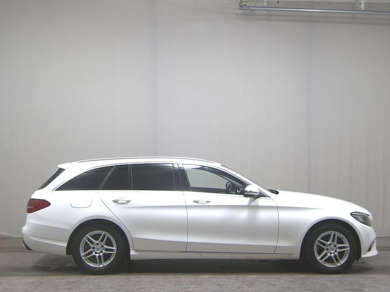 Gebraucht Mercedes C220 Avantgarde 194 PS (142 kW) 2019 Weiss Kombi