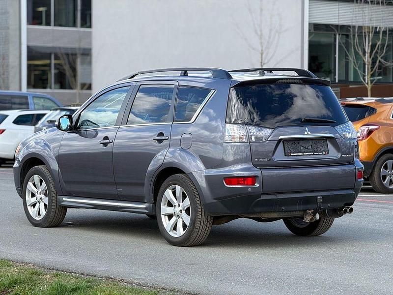 Gebraucht Mitsubishi Outlander Intense+ 177 PS (130 kW) 2011 Grau SUV