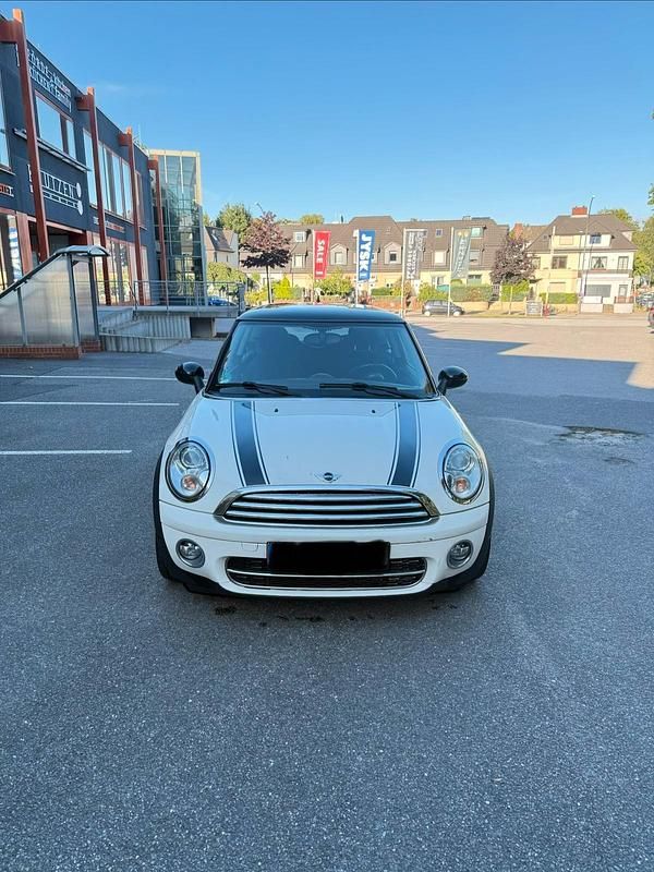 Beige Gebraucht 2009 Mini Cooper D Kleinwagen | 2.690 € (Fairer Preis) - Bild 1/4