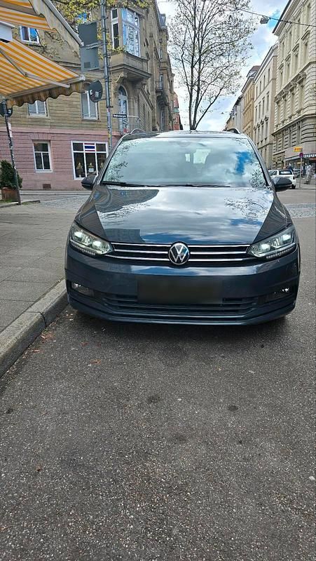 Gebraucht VW Touran 150 PS (110 kW) 2022 Grau Van / Kleinbus