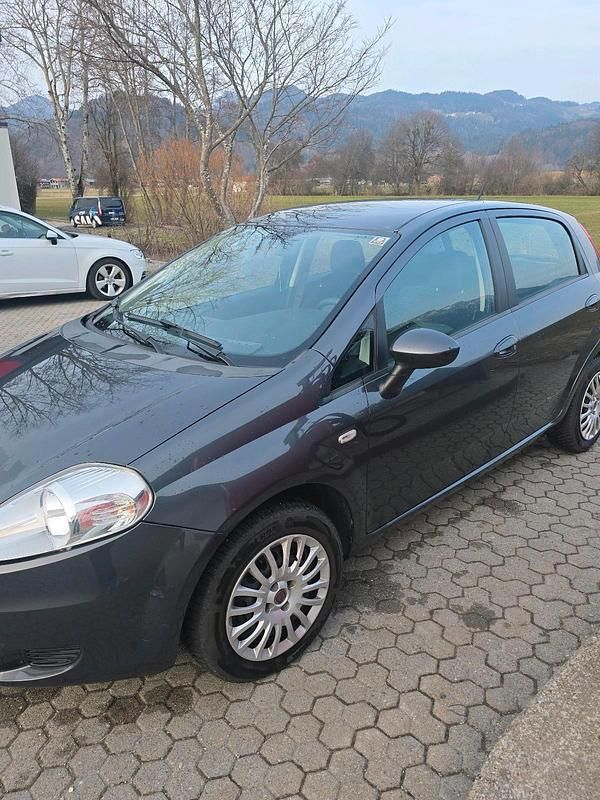 Gebraucht Fiat Punto 75 PS (55 kW) 2009 Andere farben Kleinwagen