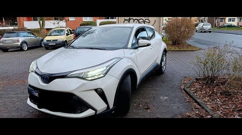 Weiß Gebraucht 2020 Toyota C-HR Team SUV | 18.500 € (Fairer Preis) - Bild 1/4