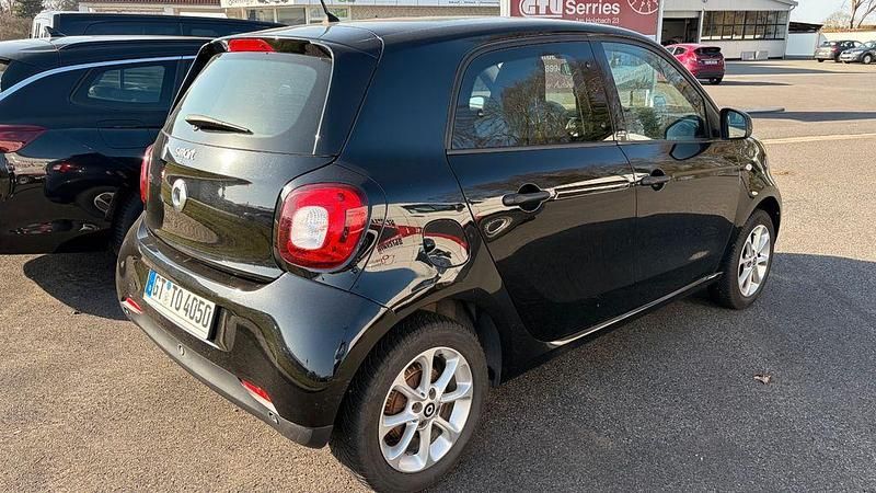 Gebraucht Smart ForFour Passion 71 PS (52 kW) 2017 Schwarz Kleinwagen