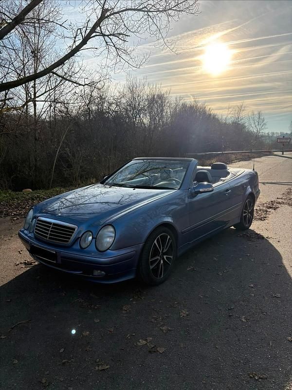 Blau Gebraucht 2000 Mercedes CLK230 Cabrio | 4.900 € (Fairer Preis) - Bild 1/4