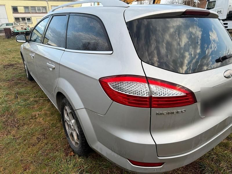 Gebraucht Ford Mondeo 175 PS (128 kW) 2010 Silber Kombi