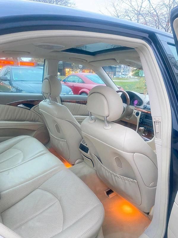 Blau Gebraucht 2004 Mercedes E500 Limousine | 6.500 € (Guter Preis) - Bild 1/4